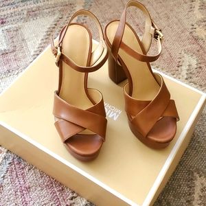 NEW Michael Kors Platform brown leather sandals size 6M